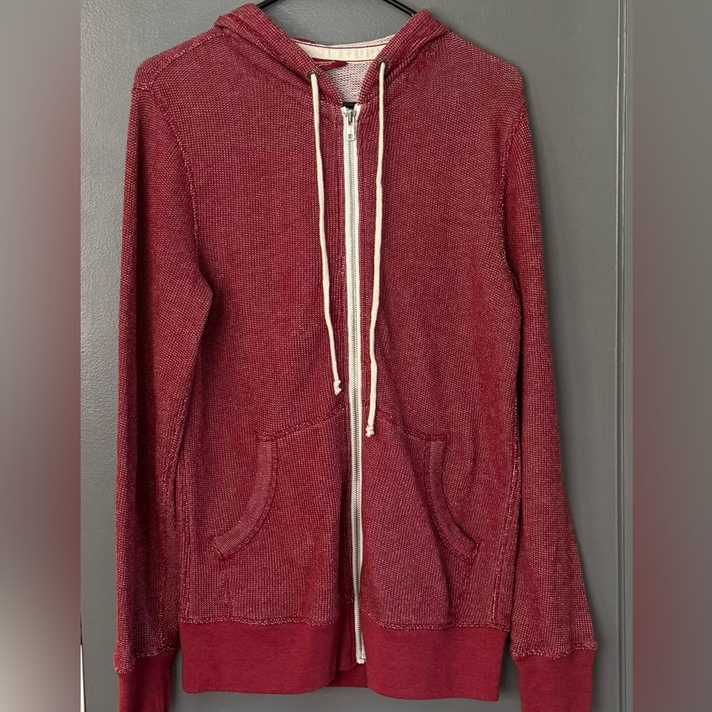 Men’s zip up jacket, maroon, size small.